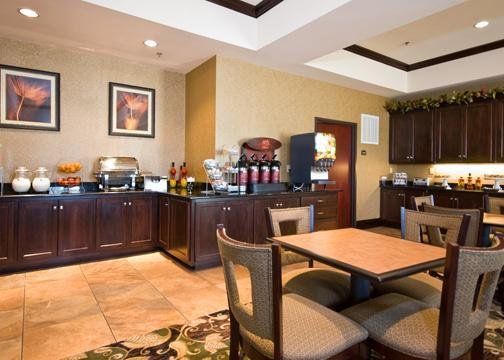 Comfort Suites Tupelo Restaurant photo